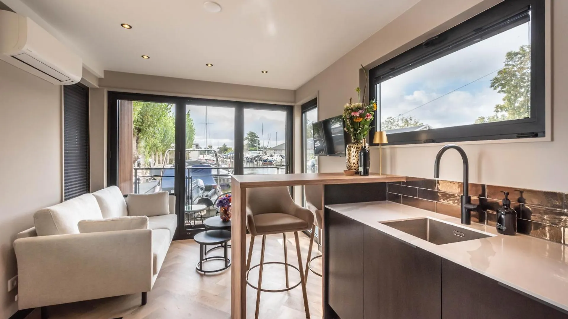Luxury Watervilla Near Amsterdam And Schiphol Aalsmeer Holiday home